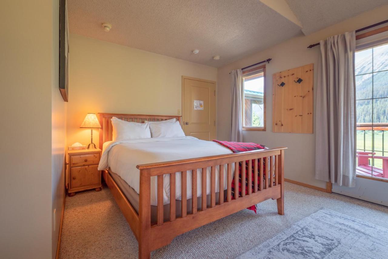 Mount Engadine Lodge Kananaskis Екстериор снимка