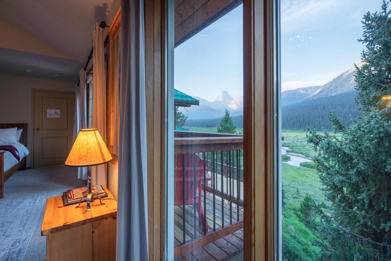 Mount Engadine Lodge Kananaskis Екстериор снимка