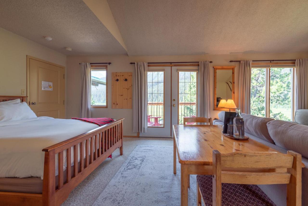 Mount Engadine Lodge Kananaskis Екстериор снимка